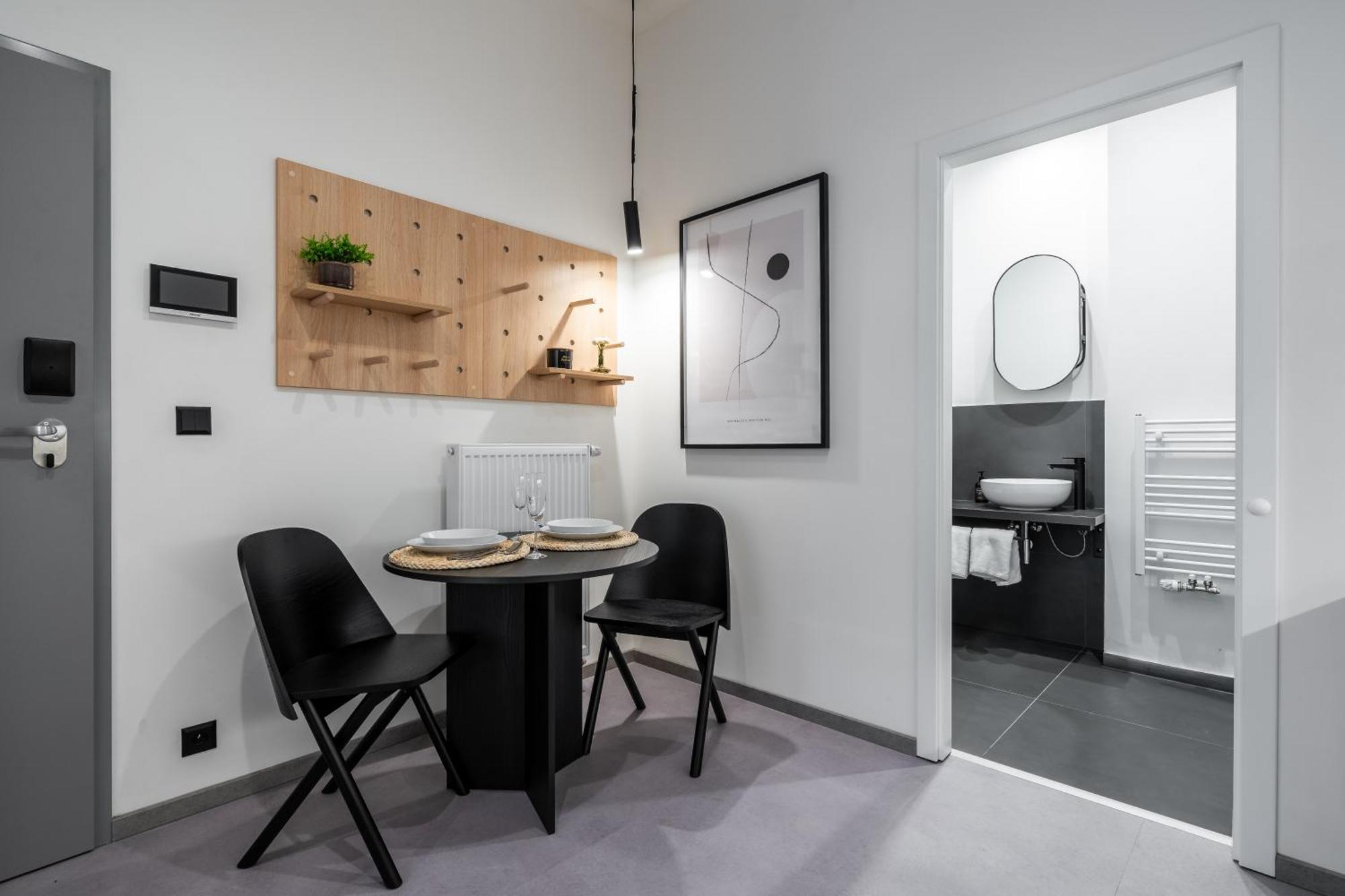 Honest Karlin Aparthotel ปราก ภายนอก รูปภาพ