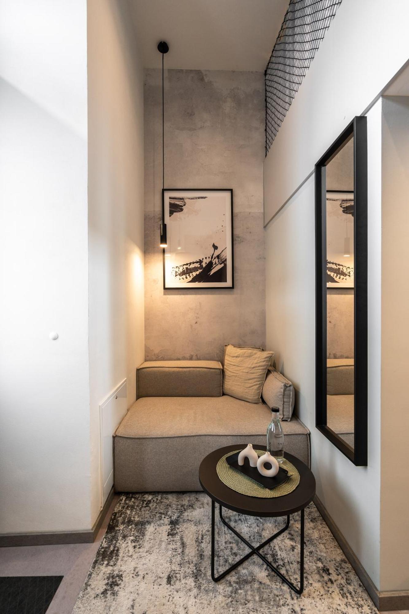Honest Karlin Aparthotel ปราก ภายนอก รูปภาพ